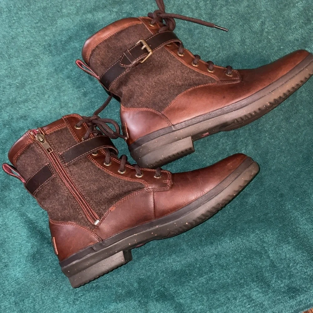 UGG Brown Leather & Wool Lace-Up Winter Boots